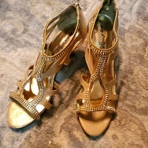 Womens Low Heels. Size 8.